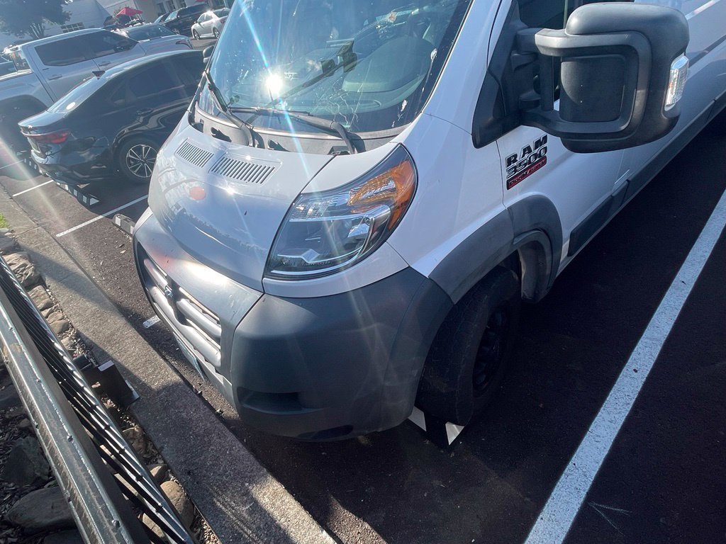 Used 2018 White Ram High Roof image 10