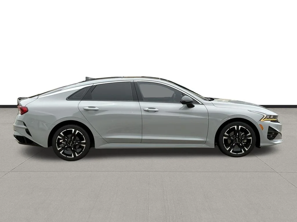 Used 2024 Wolf Gray Kia GT-Line image 4