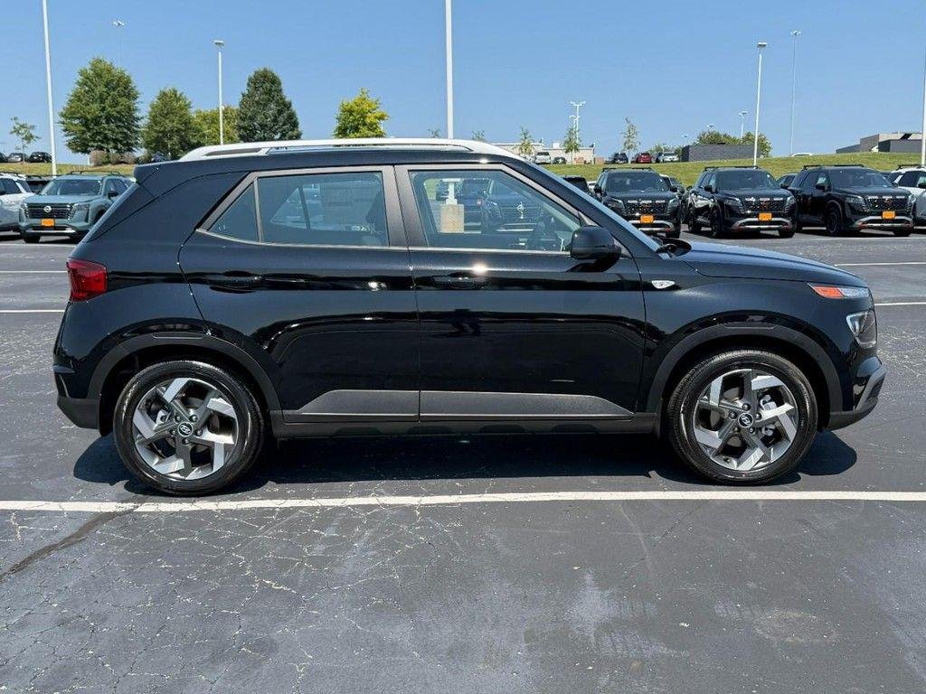 New 2026 Black Hyundai SEL image 2