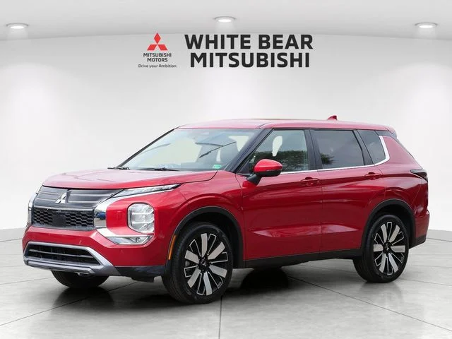 Certified Used 2025 Red Diamond Mitsubishi SE image 2