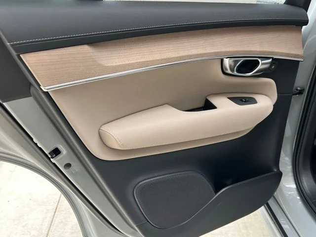 2026 Volvo XC90 Plus - Photo 23