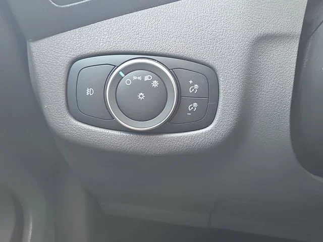 Used 2022 White Ford XLT image 25