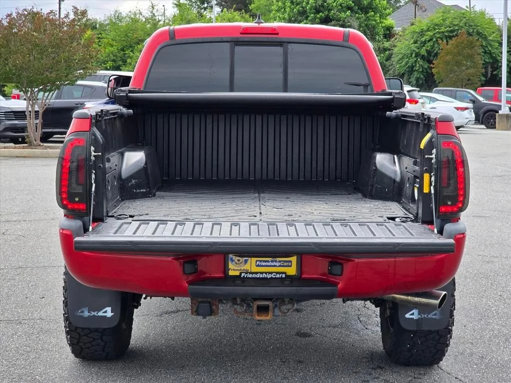 Used 2015 Red Toyota Base image 26