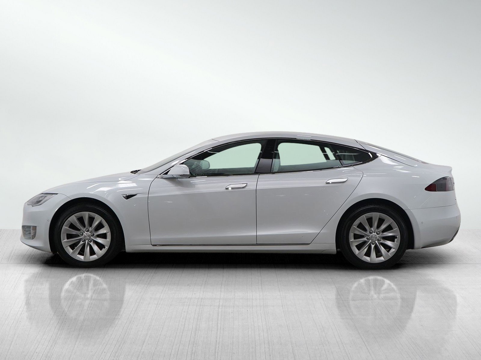 Used 2018 Tesla Model S 75D with VIN 5YJSA1E27JF278547 for sale in Minneapolis, Minnesota