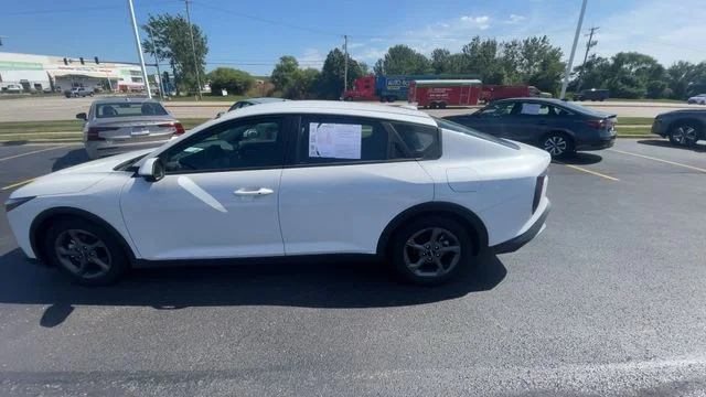 2025 Kia K4 LXS - Photo 7