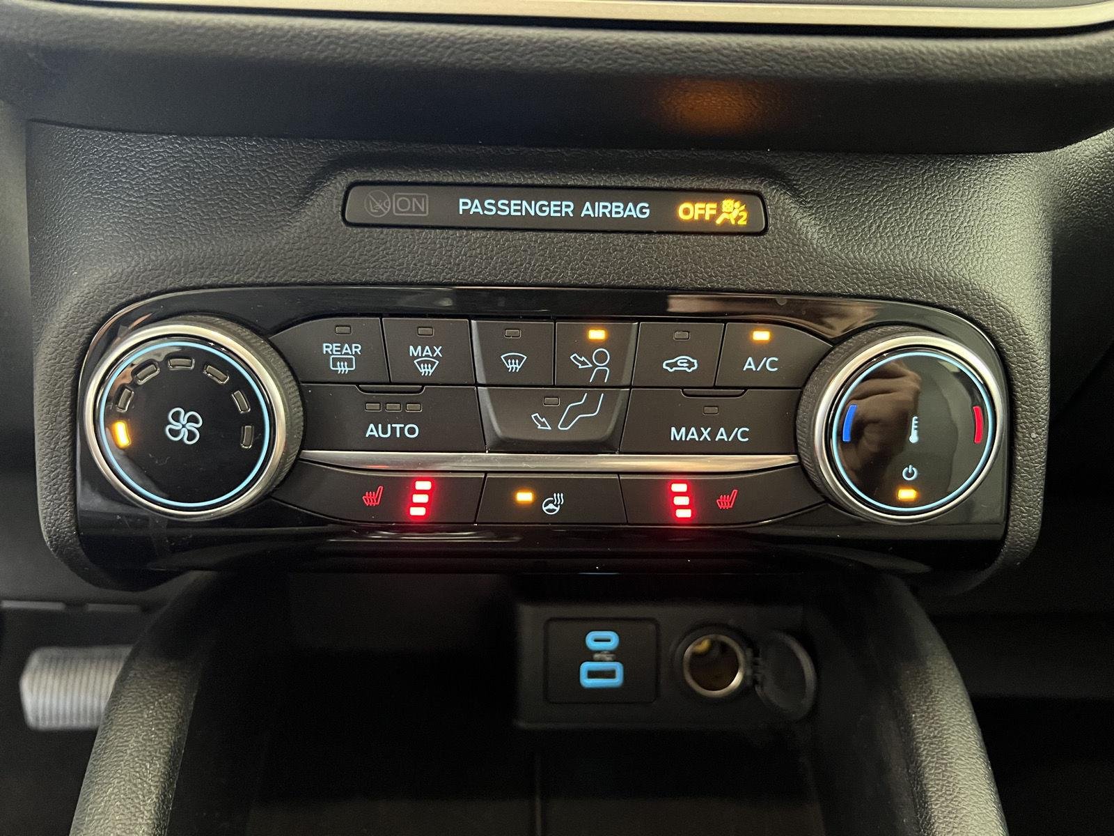 Used 2022 Wh Ford SE image 14