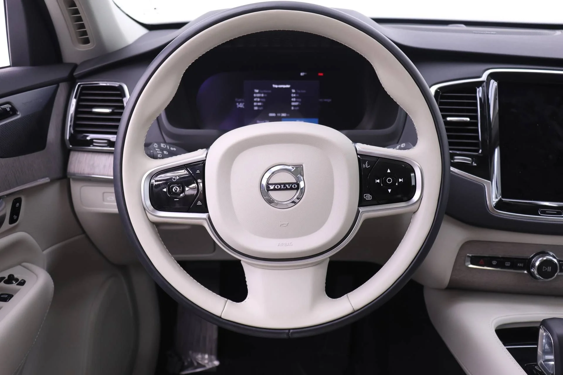 Certified Used 2023 White Volvo T8 Plus 6 Passenger image 17