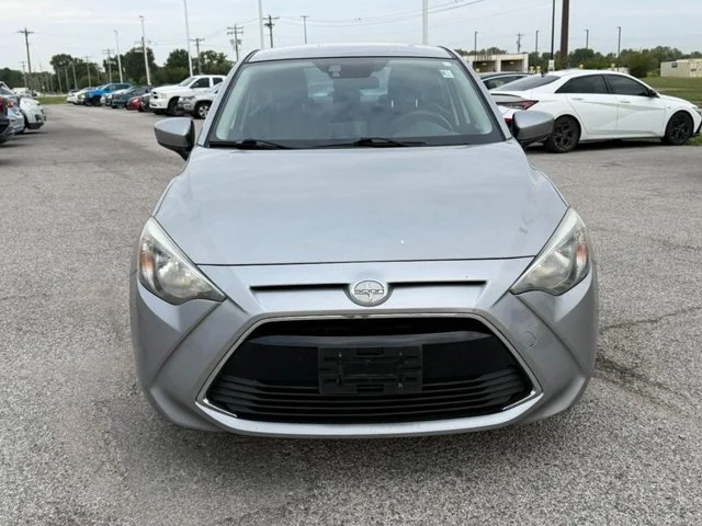 Used 2016 Gray Scion  image 8