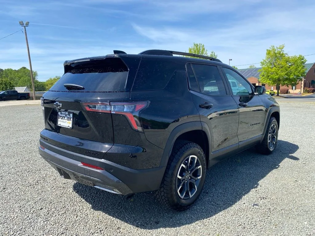 New 2026 Mosaic Black Metallic Chevrolet ACTIV image 3