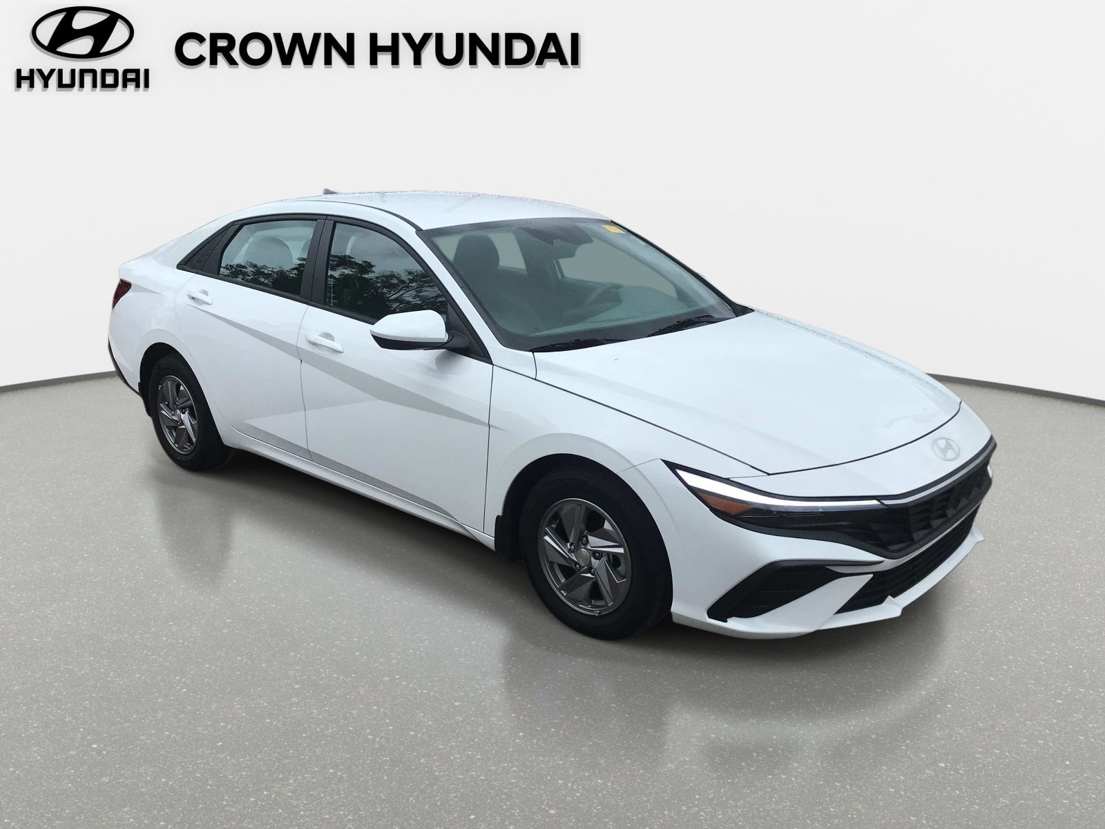 Used 2024 Serenity White Hyundai SE image 3