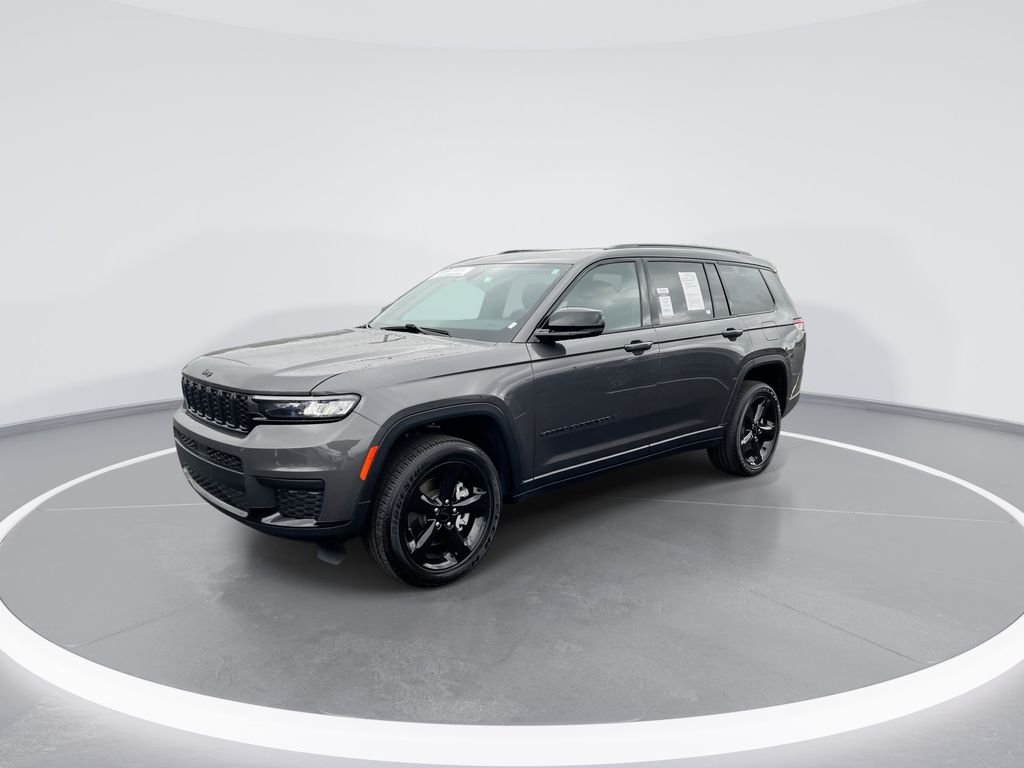 Used 2025 Gray Jeep Altitude X image 4
