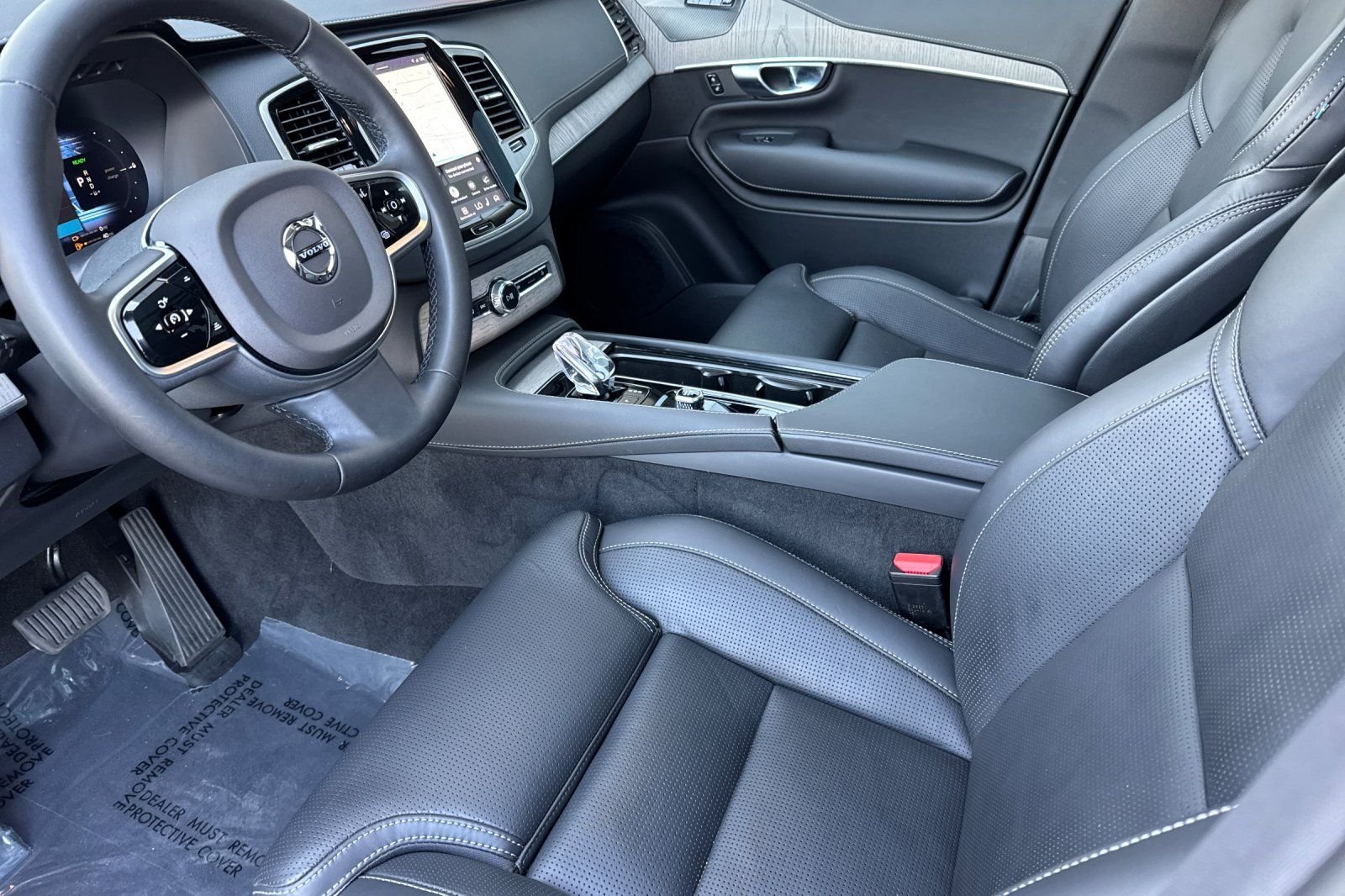 Used 2025 Black Volvo T8 Ultra image 9