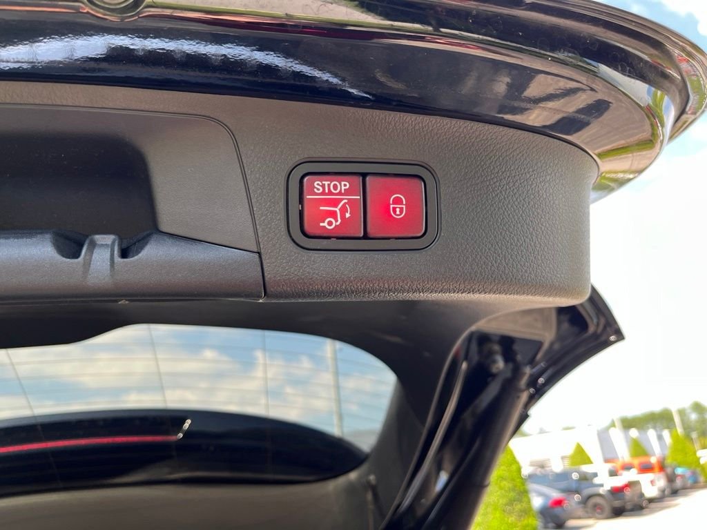 Used 2021  Mercedes-Benz GLA 250 image 32