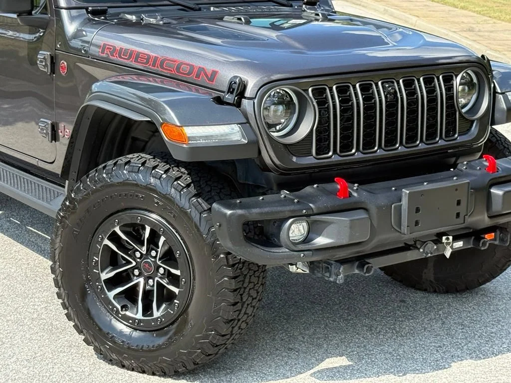 Used 2025 Gray Jeep 4-Door Recon 4x4 image 6