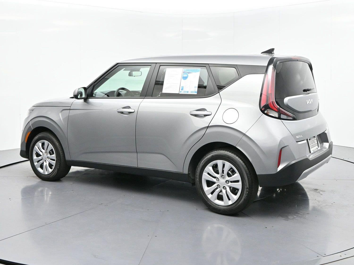 Used 2025 Gray Kia LX image 5