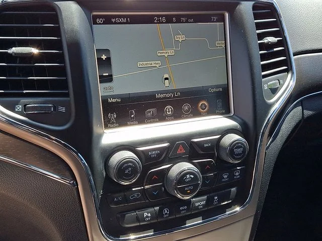 Used 2016 Silver Jeep Limited image 23