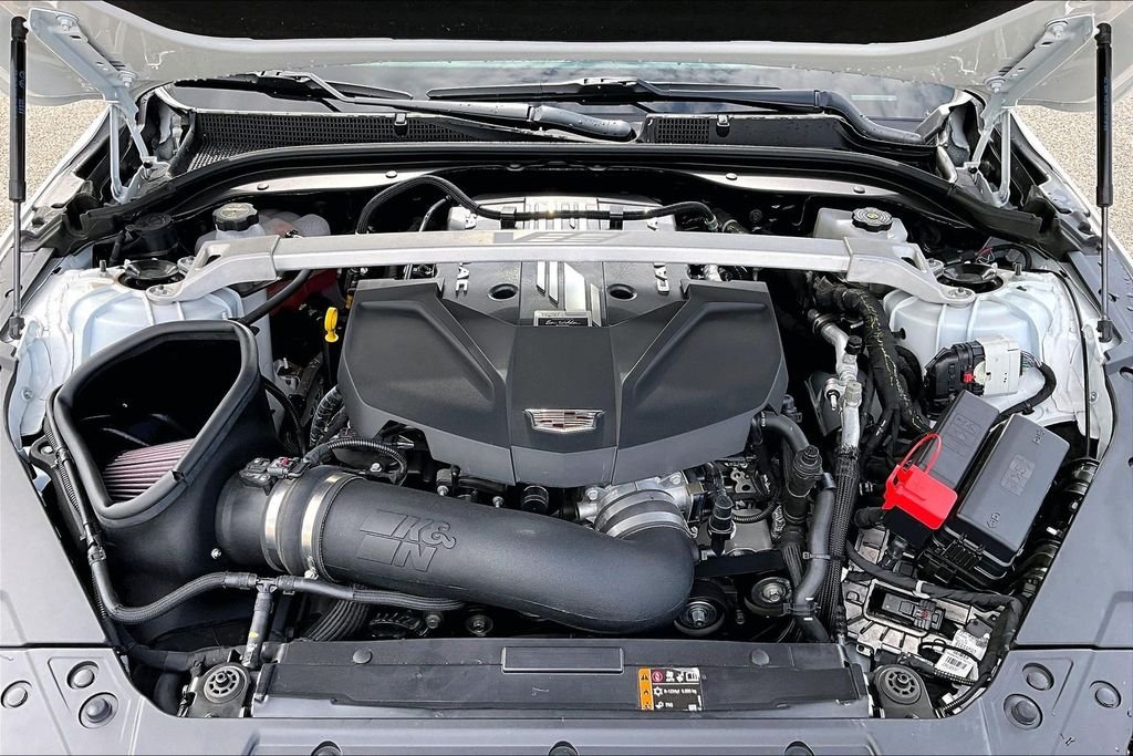 Used 2024 White Cadillac V-Series image 9