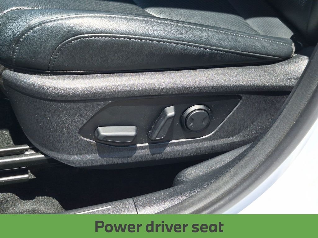Used 2023 White Kia SX image 18