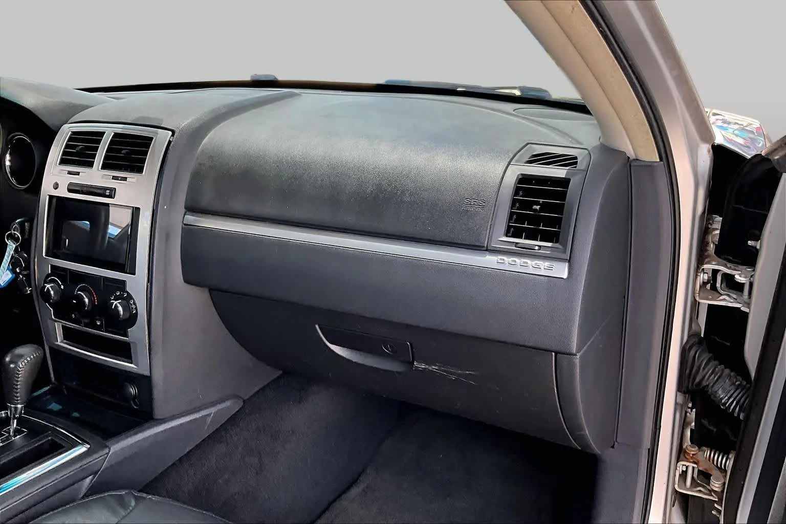 Used 2008 Bright Silver Metallic Dodge SXT image 18