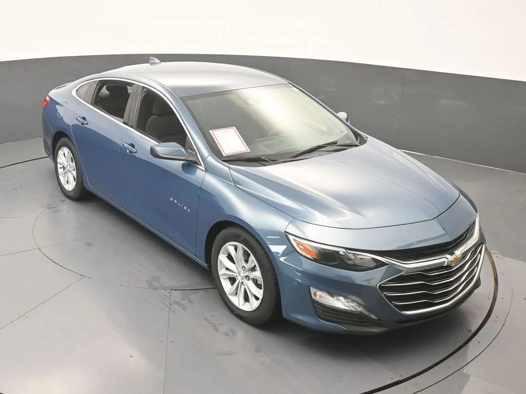 Used 2025 Lakeshore Blue Metallic Chevrolet LT image 51