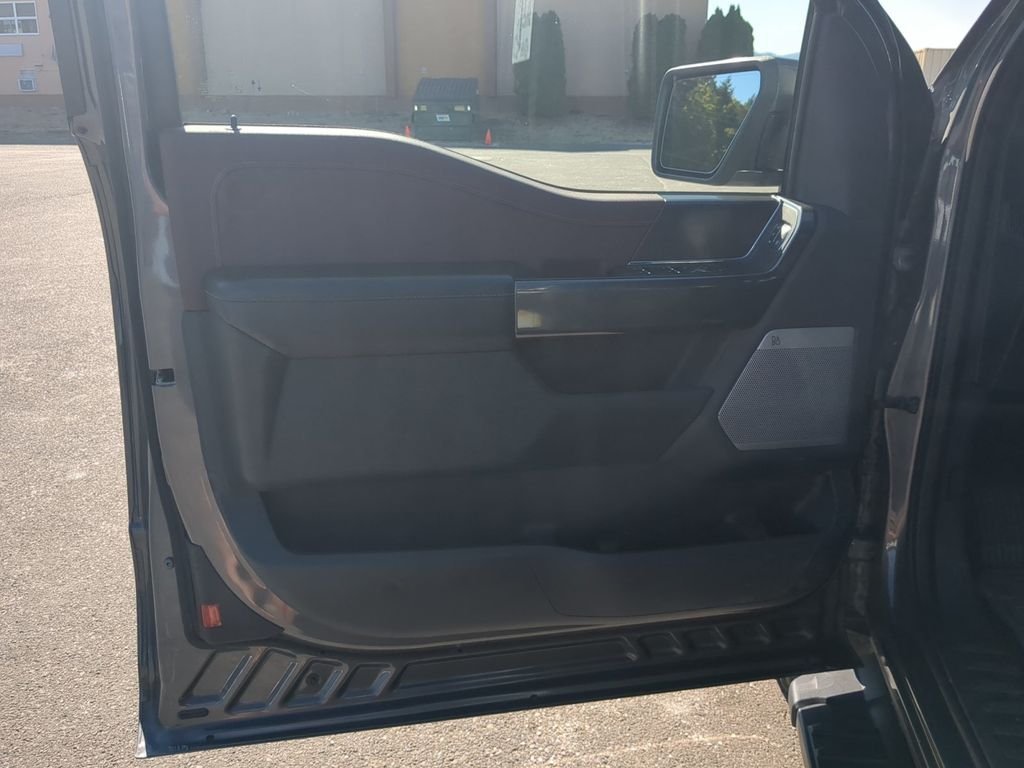 Used 2021  Ford Lariat image 13