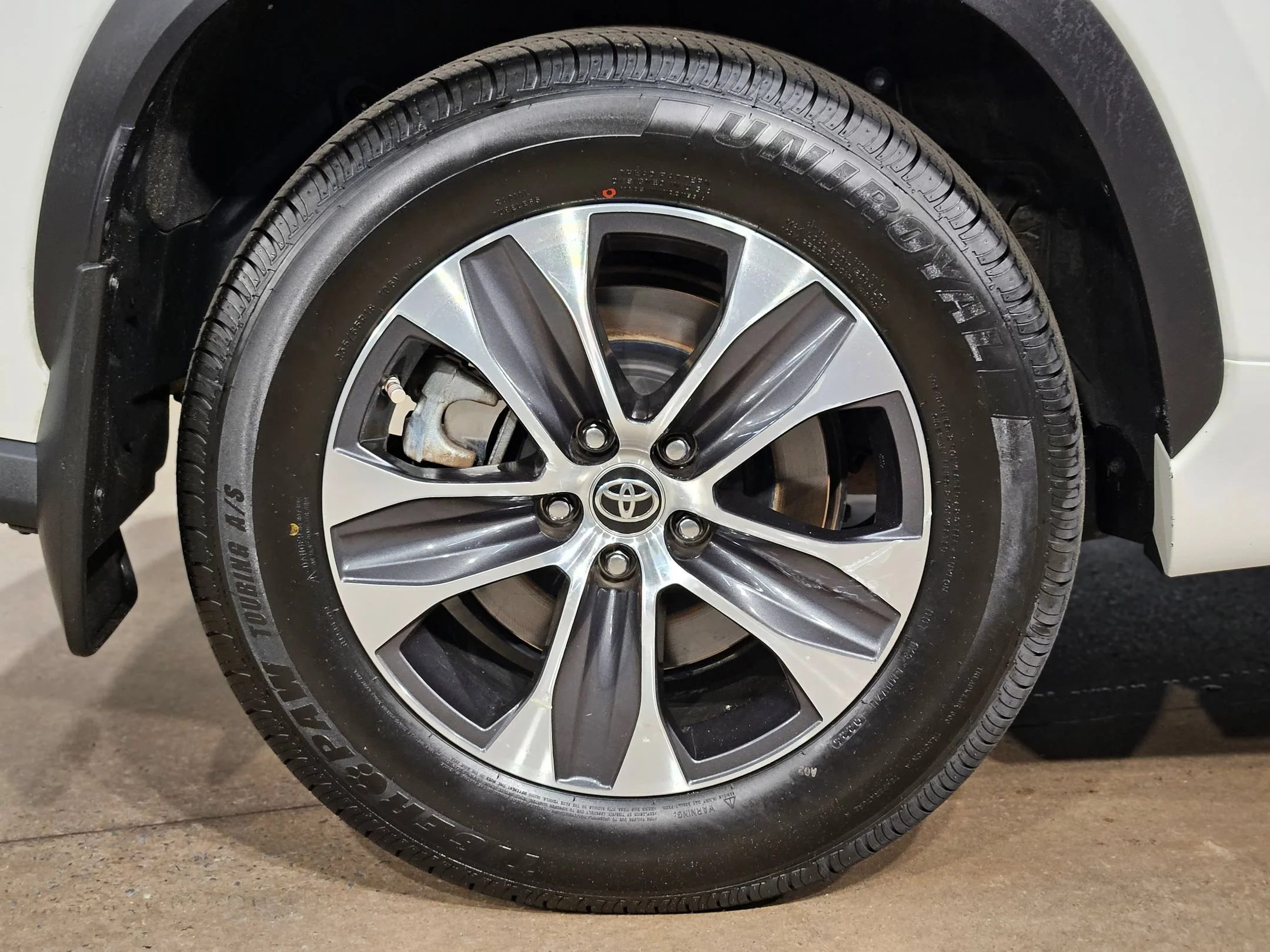 Used 2021 Blizzard Pearl Toyota XLE image 17