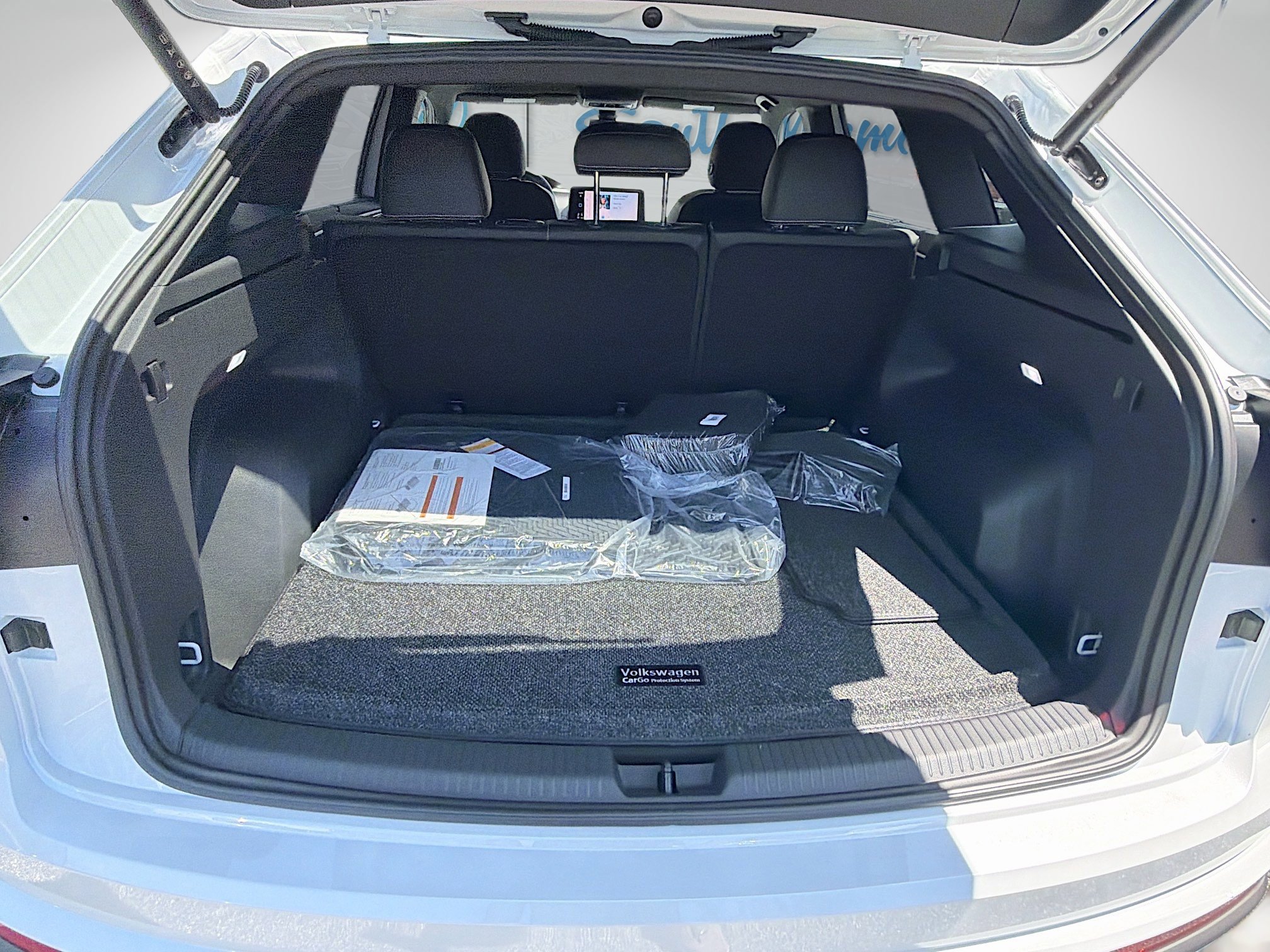 New 2026 White Pearl Volkswagen 2.0T SE w/Technology image 21