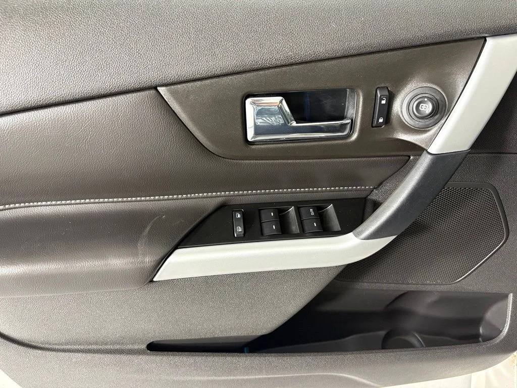 Used 2014 White Ford Sport image 24