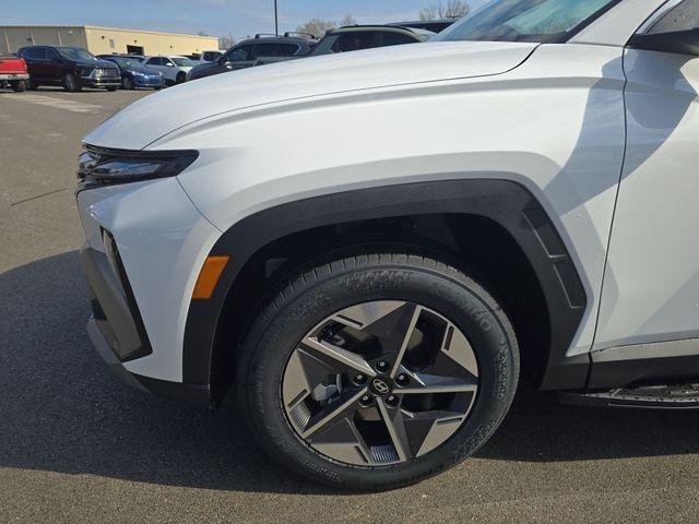 New 2026 White Hyundai SEL AWD image 10