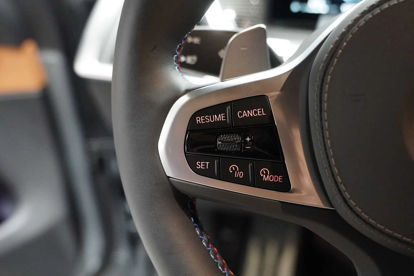 Used 2026 Skyscraper Grey Metallic BMW M60i image 23