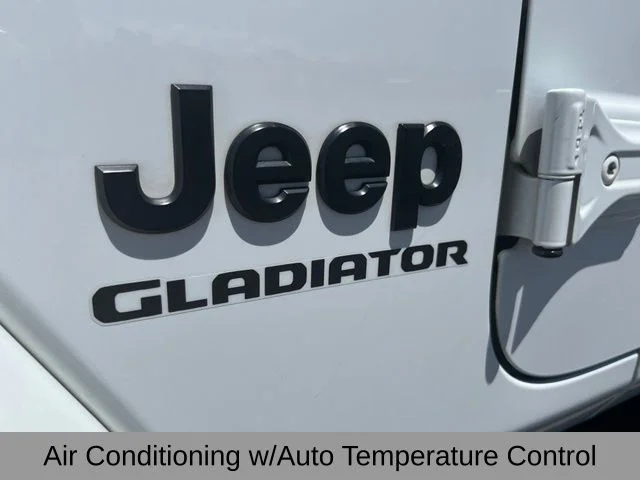 Used 2021 White Jeep Willys image 15