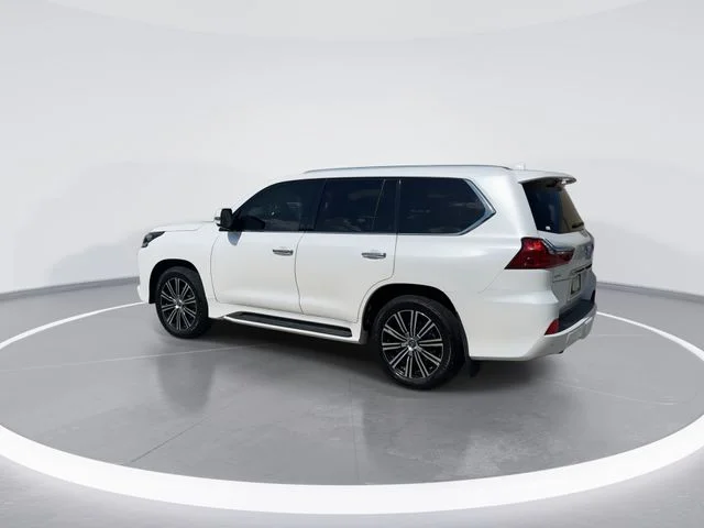 Used 2021 White Lexus 570 image 5