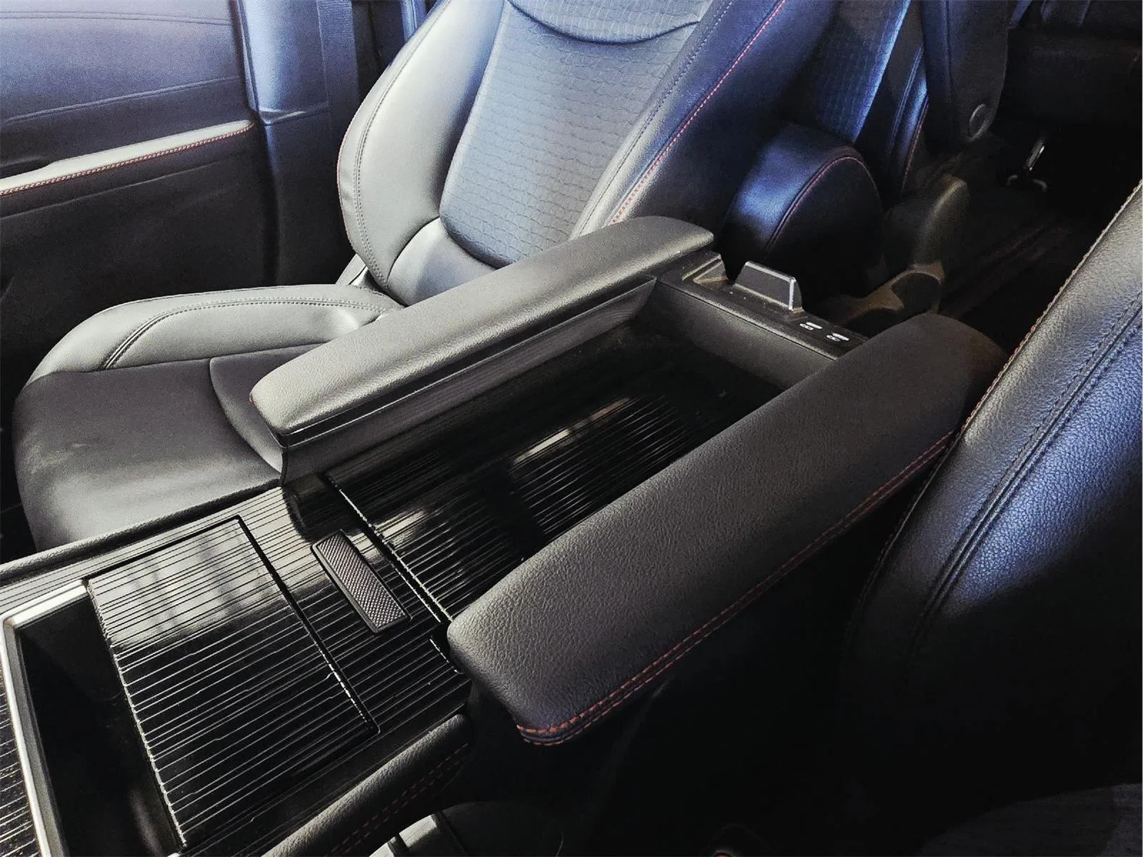 Used 2026 Ice Cap Toyota XSE image 37