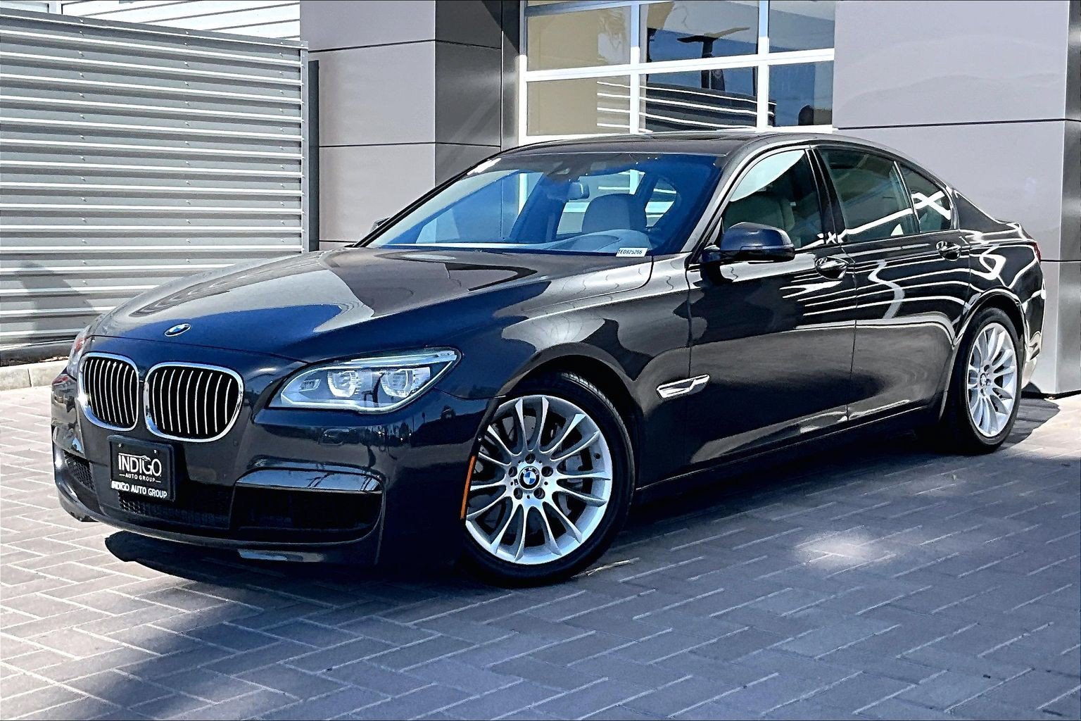 Used 2014 Gray BMW 750i image 1