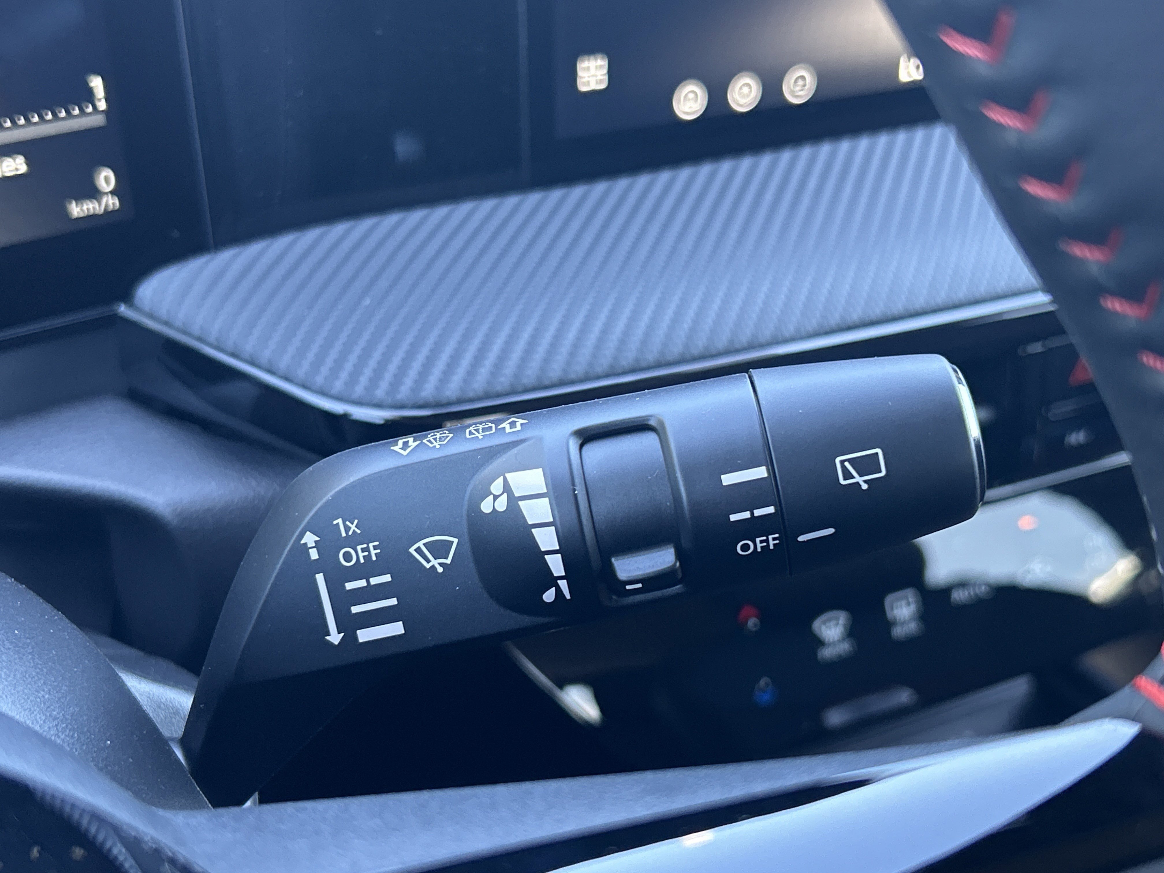 2026 Nissan KICKS SR - Photo 12