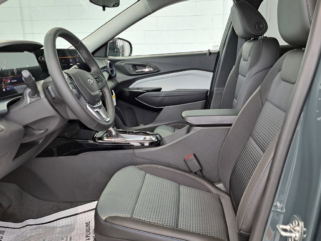 2026 Chevrolet Trax LT - Photo 12