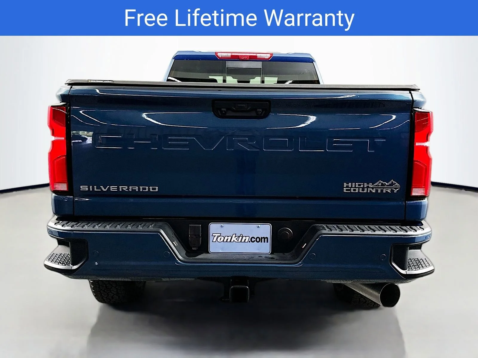 New 2026 Lakeshore Blue Metallic Chevrolet High Country image 7