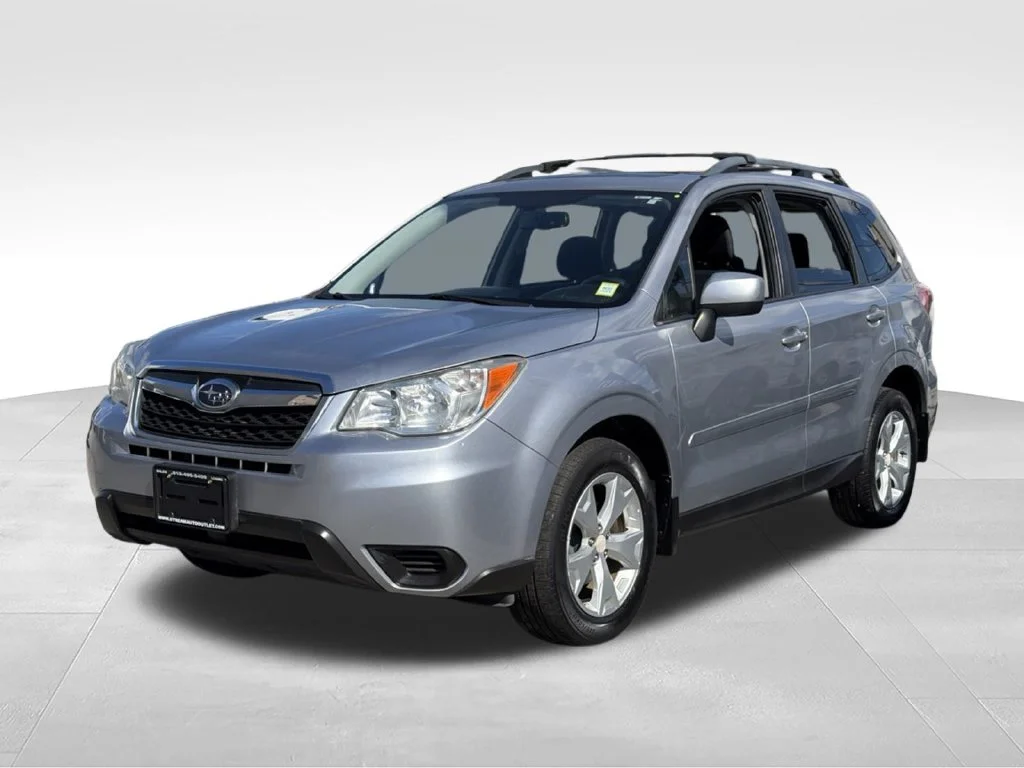 Used 2015 Silver Subaru 2.5i Premium image 3