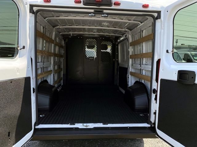 Used 2025 White Ram  image 6