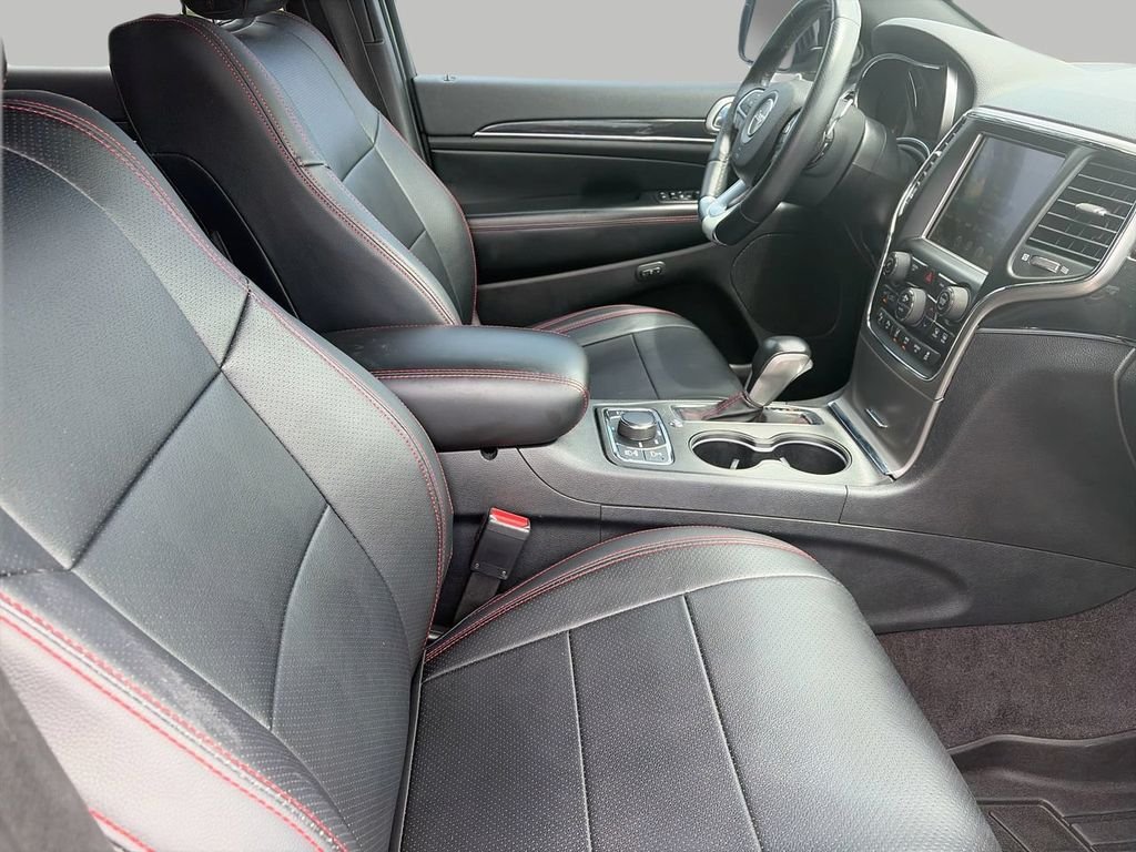Used 2017 Black Jeep Trailhawk image 9