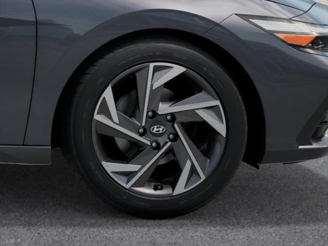 Certified Used 2025 Gray Hyundai SEL Convenience image 10