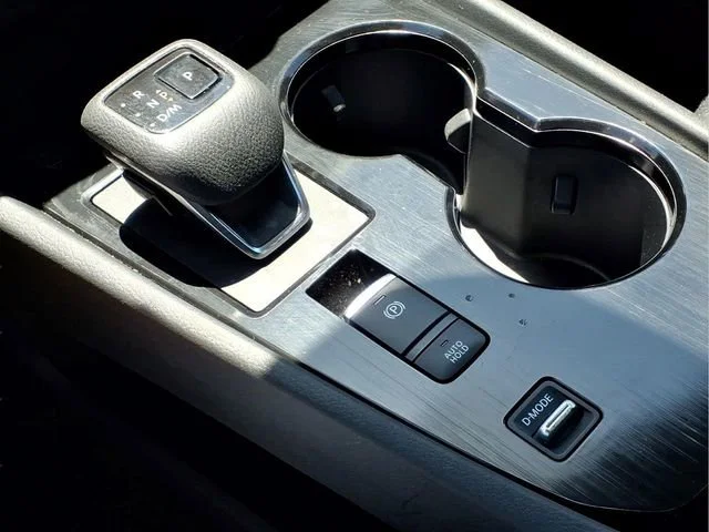 Used 2024  Nissan SV image 9