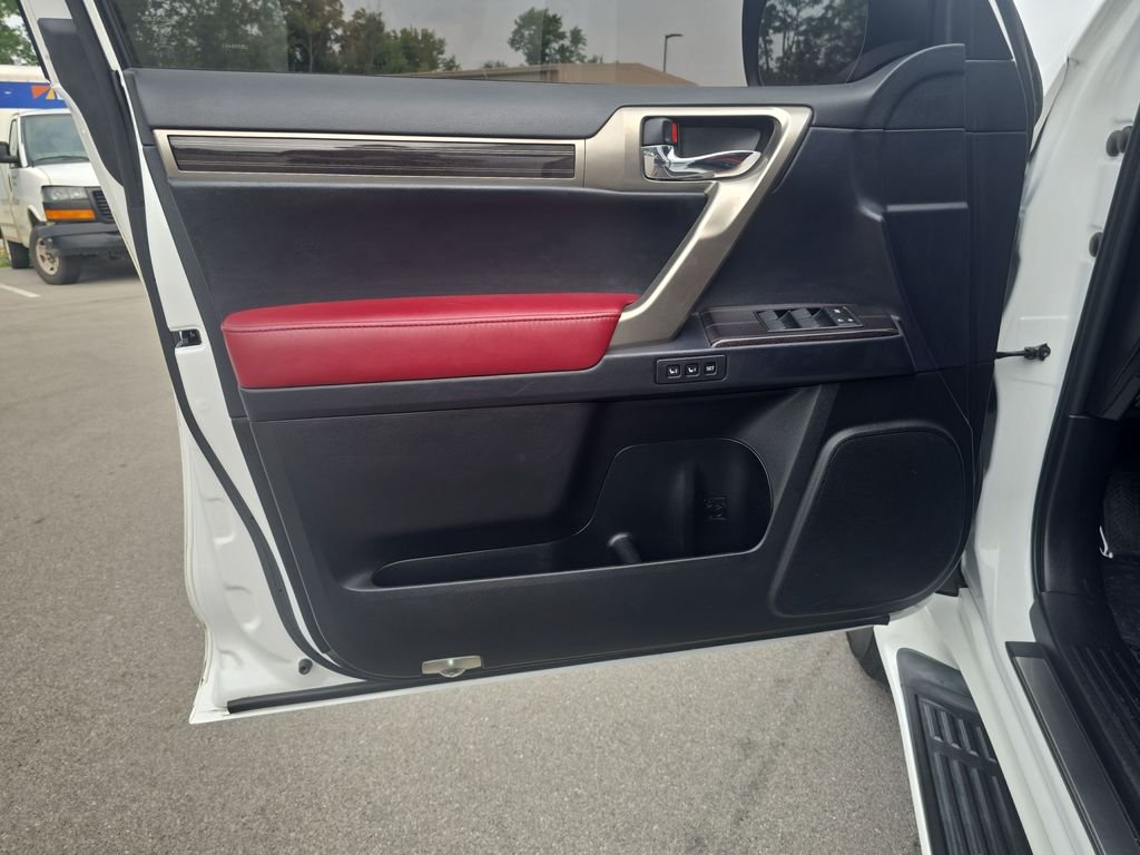 Used 2021 White Lexus 460 image 12