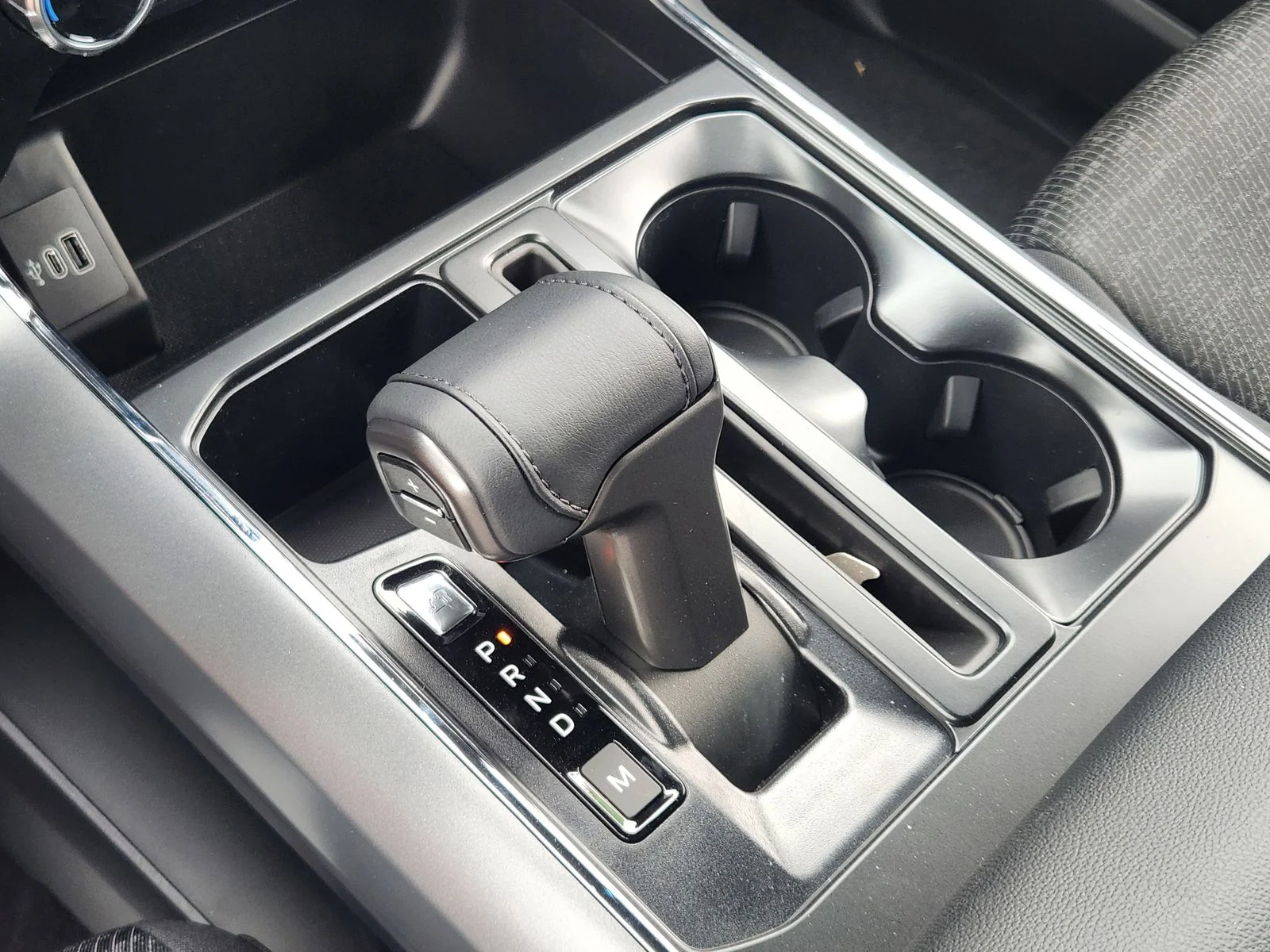 New 2026 Carbonized Gray Metallic Ford XLT image 14