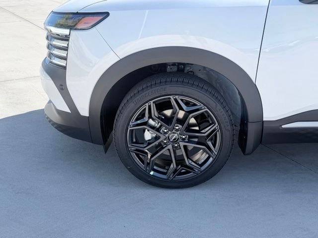 New 2026 Aspen White TriCoat / Super Black Two-tone Nissan SR image 32
