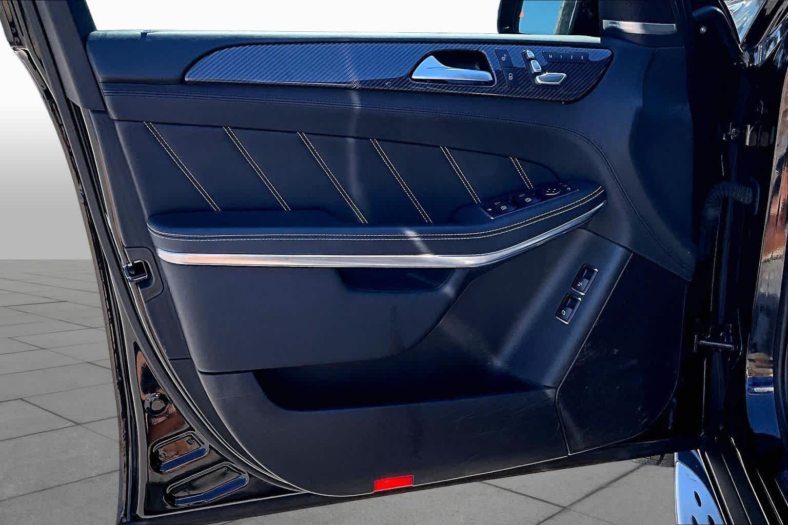 Used 2018 Obsidian Black Metallic Mercedes-Benz AMG® GLS 63 image 18