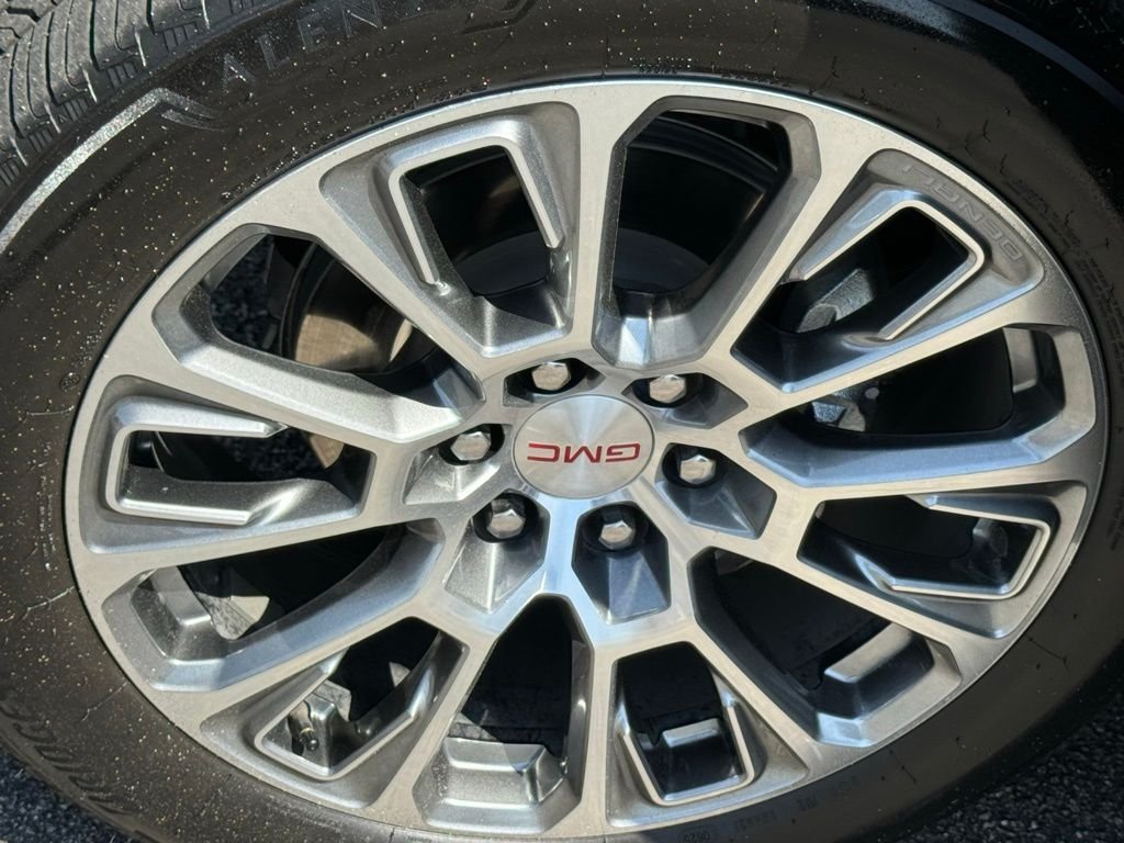 Used 2025 Black GMC Denali image 12