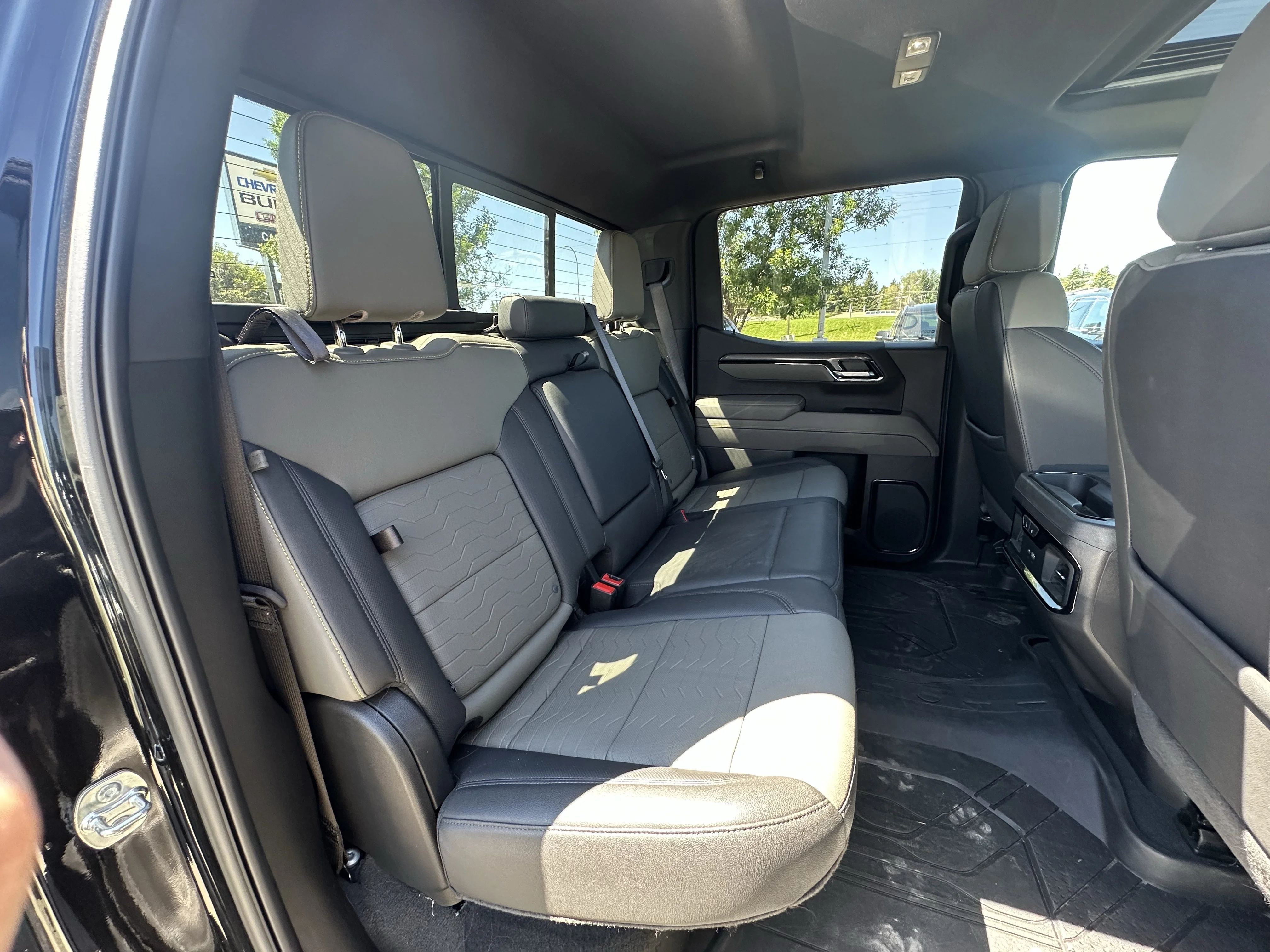 Certified Used 2025  Chevrolet ZR2 image 24