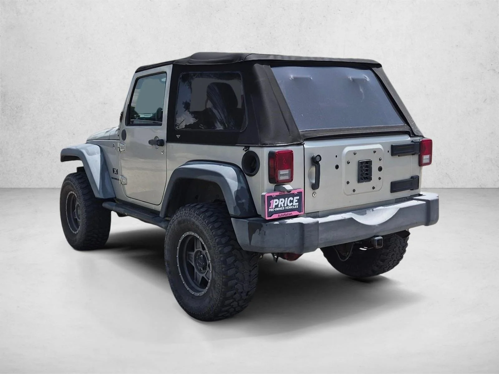 Used 2007 Silver/Gray Jeep X image 7