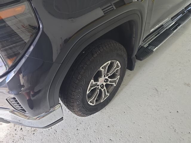 Used 2026 Silver GMC SLE image 9